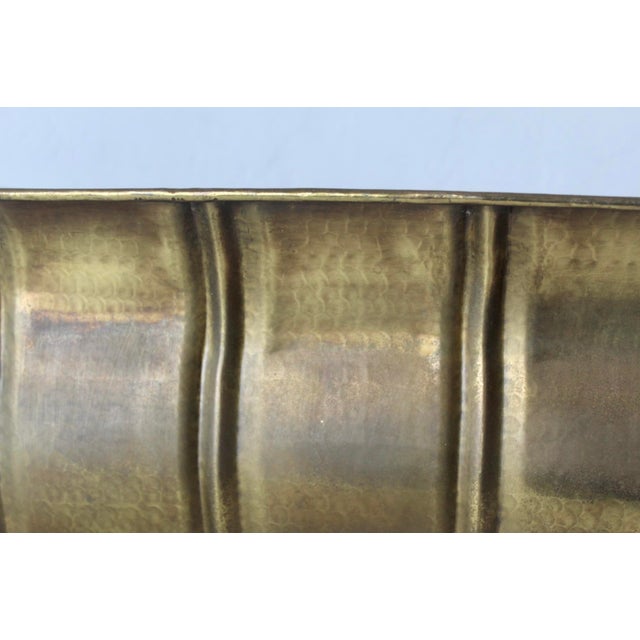 Handcrafted Italian Rectangular Hammered Brass Planter Jardiniere Curved Edging Ball Feet Details Vintage Mid-Century For Sale - Image 11 of 13