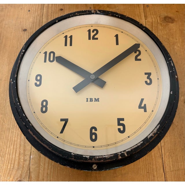 Industrial Black Factory Wall Clock from IBM, 1950s For Sale - Image 9 of 17