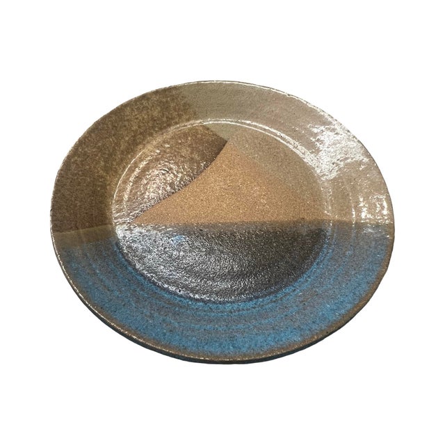 We have for your consideration a very beautiful studio pottery art plate or dish. plate is signed hoszti 1978. Plate has...