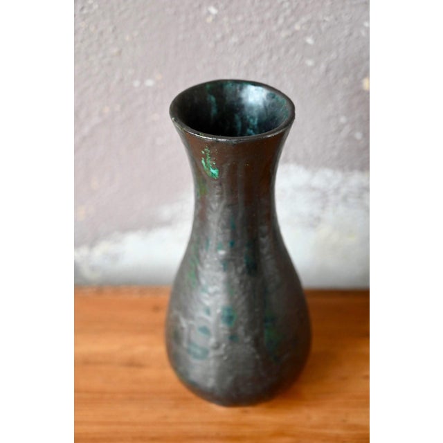 1950s Vintage Black and Green Glazed Studio Pottery Stoneware Vase, 1960s For Sale - Image 5 of 9