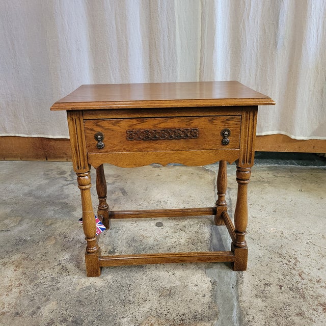 Late 20th Century English Golden Oak Turned Leg Side Table With Stretcher Base and Drawer For Sale In Atlanta - Image 6 of 11