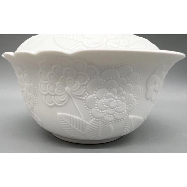 Set of 3 Vintage M. Frey Kaiser West Germany White Bisque Porcelain Floral Vessels – Mid to Late 20th Century – Romantic / European Traditional For Sale - Image 14 of 16