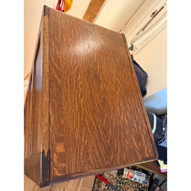 1920s Tiger Oak 4 Drawer File Cabinet (Library Bureau Sole Manufacturer) For Sale - Image 9 of 11