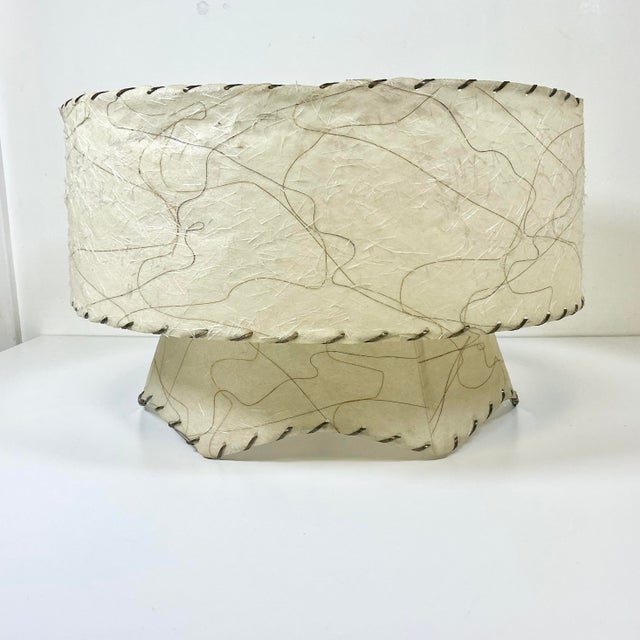Mid-Century Modern 1940s Vintage Boho Chic Arts & Crafts 2 Tier Scalloped Edge Fiberglass Lamp Shade For Sale - Image 3 of 9