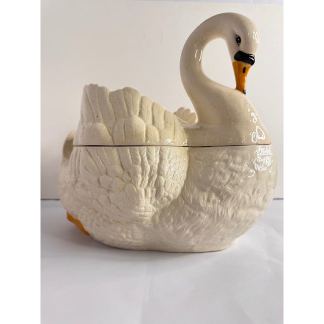 1970s Vintage Ceramic Swan Soup Tureen With Coordinating Ladle – Cream Speckled Glaze, Cottage Farmhouse Serveware For Sale - Image 5 of 18