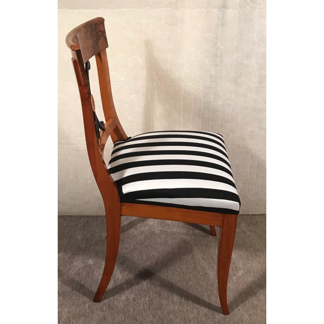 Biedermeier Set of Four Biedermeier Chairs, 1820-30, Walnut For Sale - Image 3 of 7