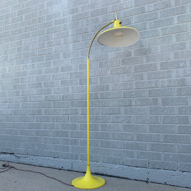 Mid 20th Century Mod Yellow Laurel Gooseneck Floor Lamp