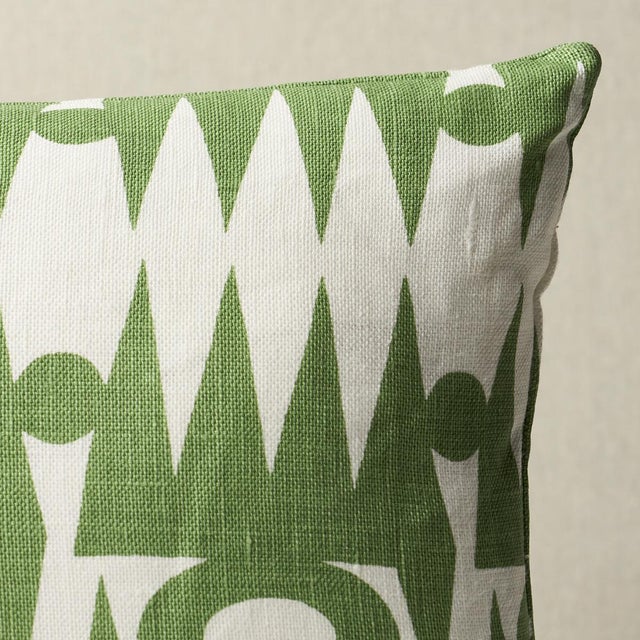 This pillow features Ra by Drusus Tabor for Schumacher with a knife edge finish. Created in collaboration with Drusus...
