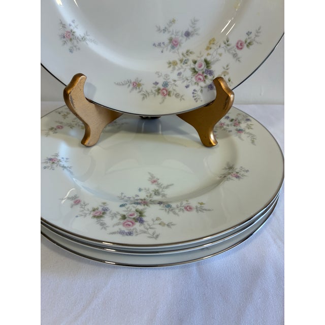 White Vintage Wyndham "Cambric" Floral Fine China Dinner Plates, Set of 4 For Sale - Image 8 of 10