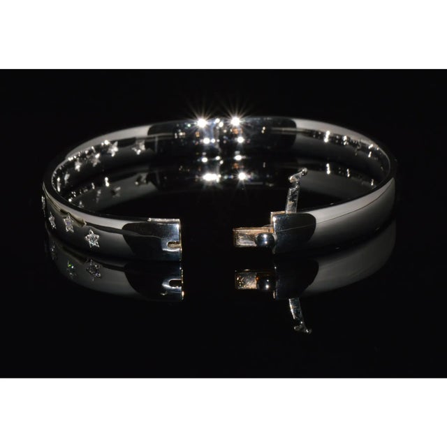 Designer Natural 0.35cts Diamond 18k Solid Gold Celestial Starburst Stacking Bangle For Sale In Dallas - Image 6 of 15