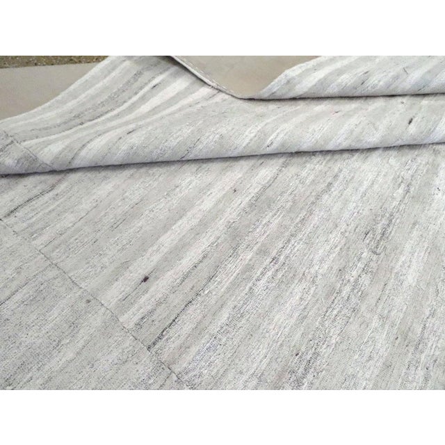 Galerie Shabab Collection Mid-20th Century Handmade Turkish Flatweave Kilim Room Size Carpet in Grey For Sale - Image 10 of 10