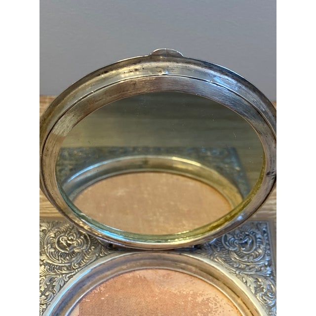 Metal Pocket Powder Compact in Sterling Silver, 1890s For Sale - Image 7 of 13