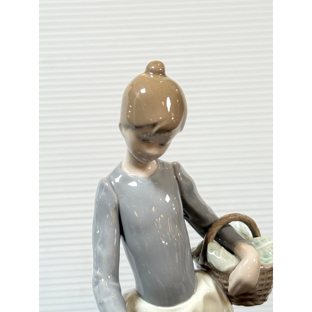 Fulgencio García for Lladró Pacing the Ducks Porcelain Figurine, Signed For Sale In San Francisco - Image 6 of 12
