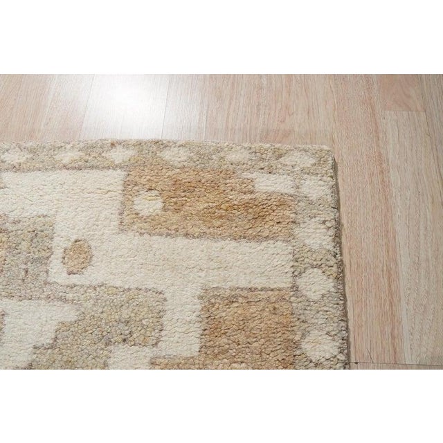 2020s 8x10 Ivory Hand-Knotted Wool Diamond Medallion Geometric Traditional Carpet Rug For Sale - Image 5 of 6