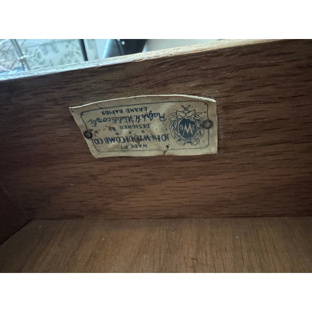 English Early 20th Century John Widdicomb Traditional Georgian Mahogany Writing Desk / Sideboard For Sale - Image 3 of 17