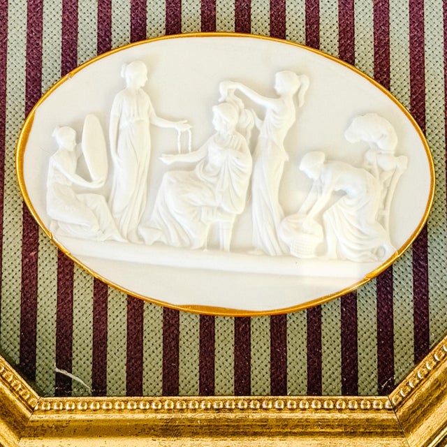 Framed Neoclassical Plaster Intaglio Medallions in Giltwood Shadow Box Frame For Sale - Image 4 of 9
