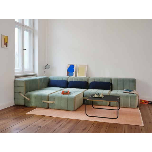 Curt Modular Set - Flexible 2-Seater with Armrests - Barcelona - Patina - V3347/46 (Light Green) by Ambivalenz, Set of 7 For Sale - Image 4 of 5