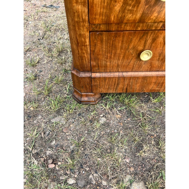 French French 19th Century Louis Philippe Flame Mahogany Chest of Drawers For Sale - Image 3 of 12