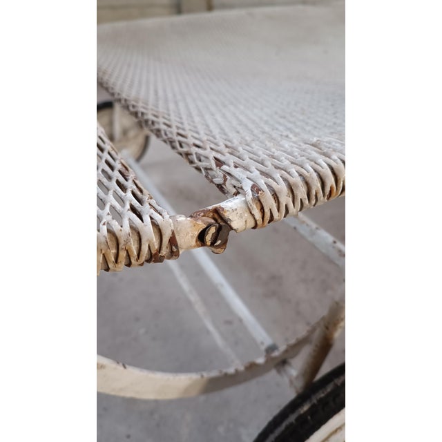 Mesh Metal Sun- or Daybed attributed to Jean Royère, 1930s-1940s For Sale - Image 4 of 10