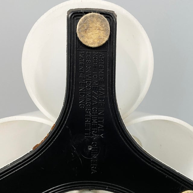 Italian Opaline Acrylic Glass Table Lamp by Vico Magistretti for Artemide, 1970s For Sale - Image 17 of 18