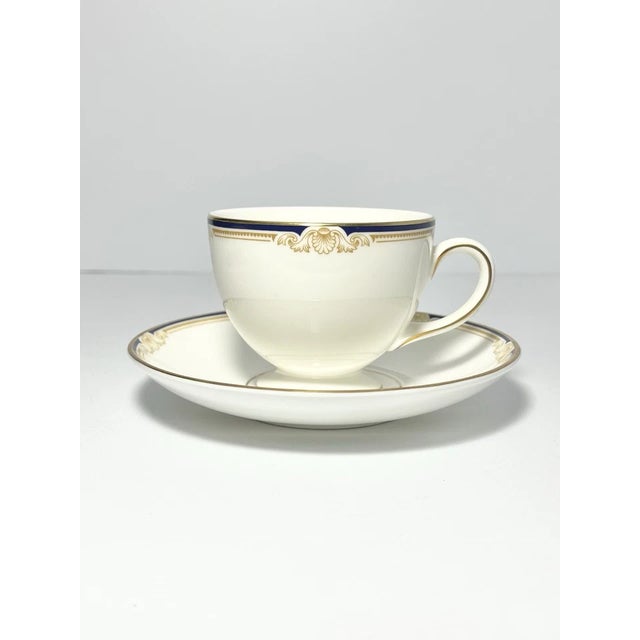 Contemporary 1990s Wedgwood “Cavendish” Set of 4 Bone China Teacups & Saucers For Sale - Image 3 of 6