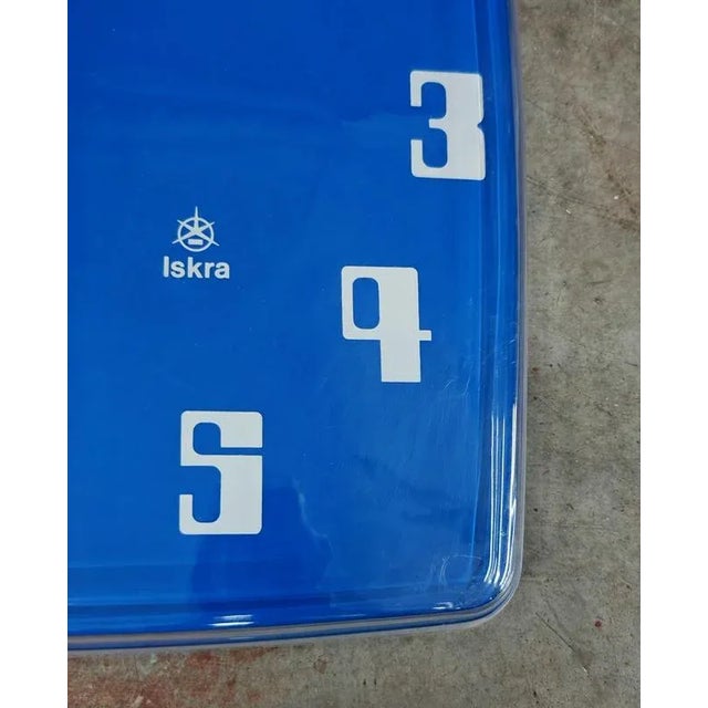 Space Age Wall Clock in Electric Blue Acrylic from Iskra, Former Yugoslavia, 1970s For Sale - Image 3 of 11
