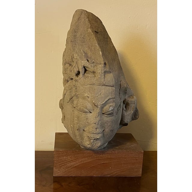 Antique 10th / 11th Century Buff Sandstone Carving - Head or Bust of a Deity - Buddha or a Bodhisattva For Sale - Image 10 of 15