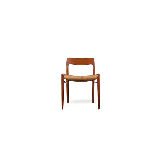 We are offering a beautiful vintage chair from the traditional Danish manufacturer JL Mollers Mobelfabrik, dating from the...