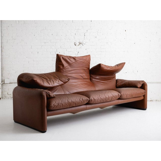 Mid-Century Modern Maralunga Sofa in Leather by Vico Magistretti for Cassina For Sale - Image 3 of 11