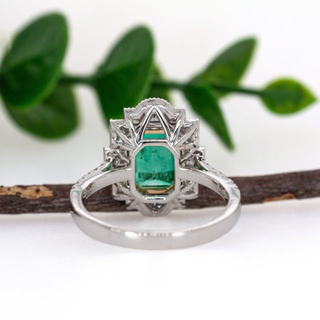 1.8Ct Colombian Emerald Ring With Natural Diamond Accents: Solid 14k Gold, 9x6mm, Size 6.75 For Sale In Columbus - Image 6 of 7