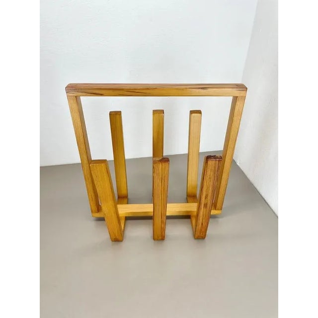 Charlotte Perriand Cubic Brutalist Pine Wood Magazine Holder in the style of Chapo Perriand, France, 1970s For Sale - Image 4 of 18