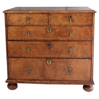 Queen Ann Burr Walnut Chest of Drawers, 1710 For Sale