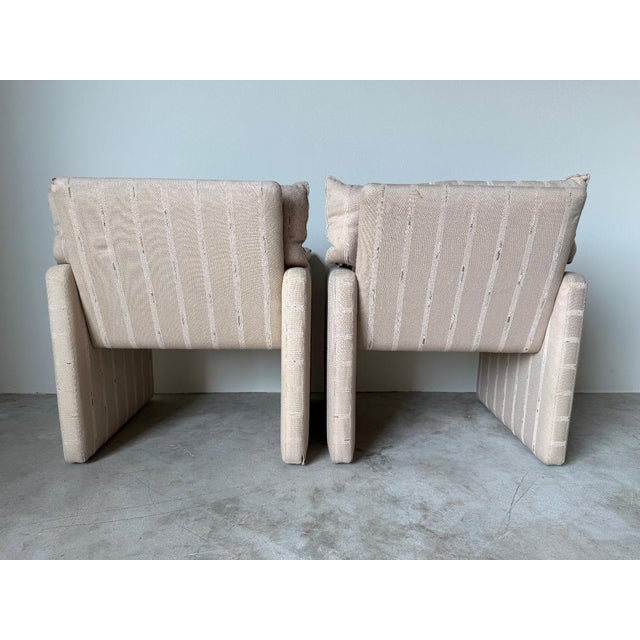 1980s Italian Postmodern Fully Upholstered Lounge Chairs on Casters – A Pair For Sale In Miami - Image 6 of 17
