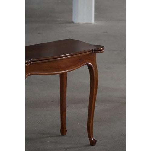 English 19th Century Game Table in Mahogany with Fold-Over Top & Cabriole Legs, 1890s For Sale - Image 9 of 18