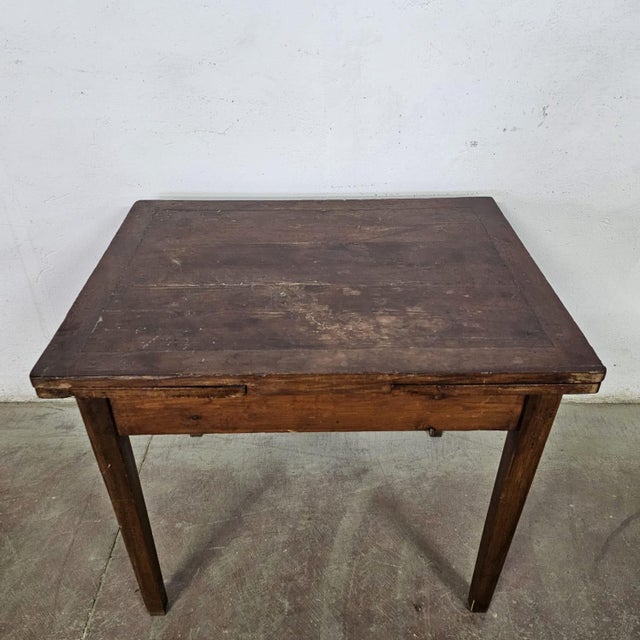 Small Antique Extendable Table, 1890s, in Worn conditions. Designed before 1890