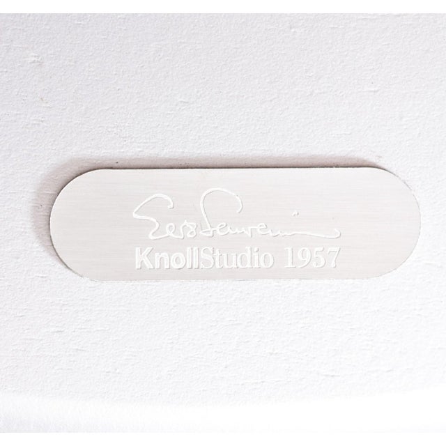Brown Oval Tulip Table with Brown Marble Top and Matt Silver Coated Oval Base by Eero Saarinen for Knoll International For Sale - Image 8 of 16