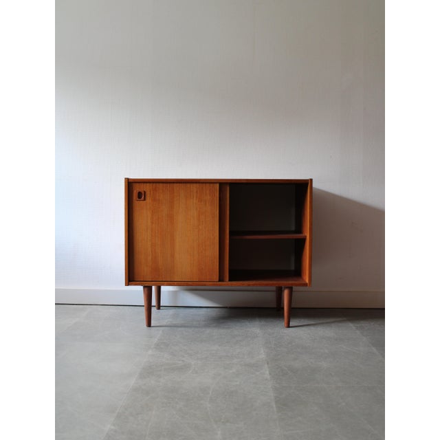 Vintage Danish Cabinet for LP Player in Teak, 1960s, in Very Good conditions. Designed 1960 to 1969