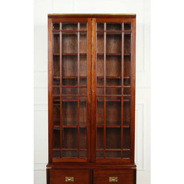 Vintage Military Campaign Display Cabinet with Brass Fittings, in Good conditions. Designed 1970 to 1979