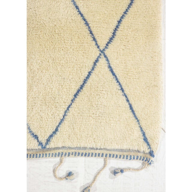 1980s Vintage Hand-Knotted Moroccan Rug Diamond Lattice Design 5'5" X 6' For Sale - Image 5 of 5