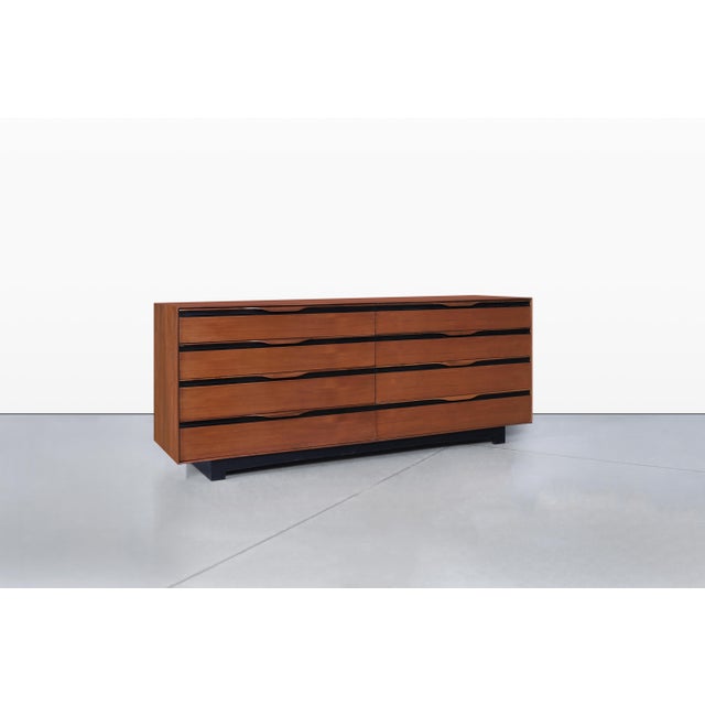 Mid-Century Modern Mid-Century Modern Walnut Dresser by John Kapel for Glenn of California For Sale - Image 3 of 14