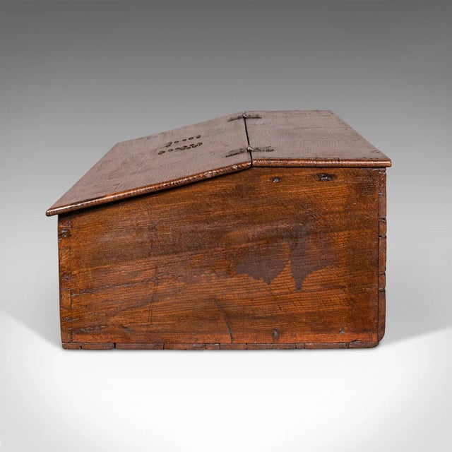 English 1700s Antique English William III Oak Verger's Table Top Desk For Sale - Image 3 of 13