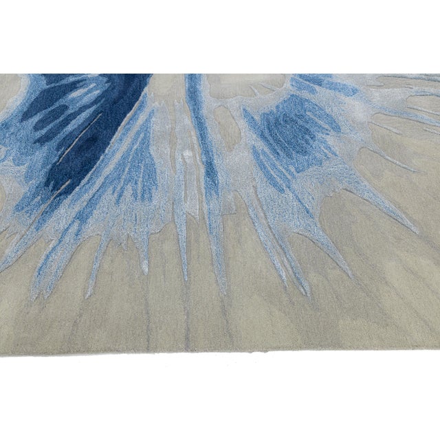 Textile Modern Abstract "Blue Splash" Hand-Tufted Wool & Viscose Area Rug – Grey & Navy For Sale - Image 7 of 10