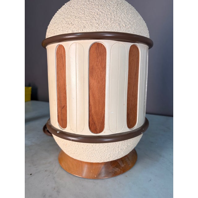 1950s Vintage Mid Century Jug Cream & Wood Table Lamp For Sale - Image 5 of 7