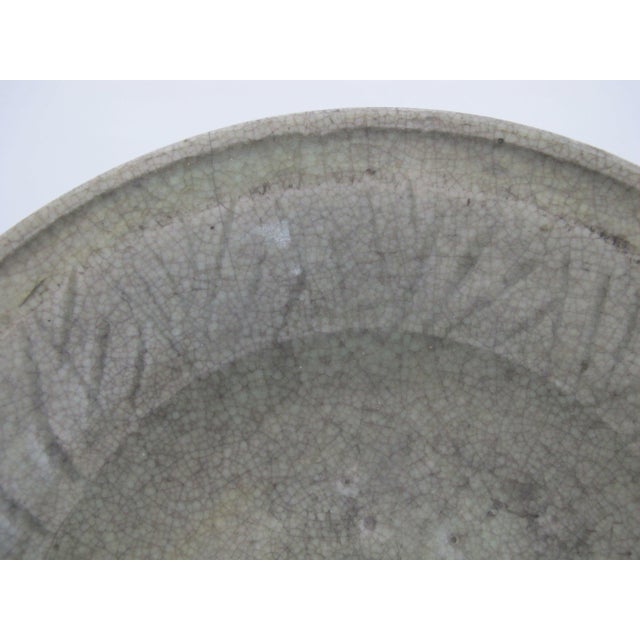Thai Southeast Asian Sawankhalok Sukhothai Style Celadon Crackle Pottery Bowl For Sale - Image 4 of 11