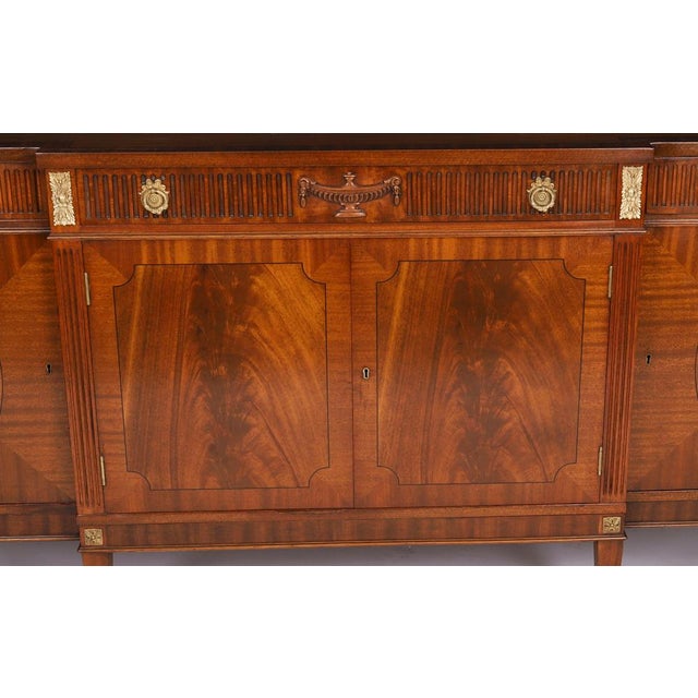 Vintage 20th Century Flame Mahogany Sideboard from Waring & Gillow For Sale - Image 5 of 18