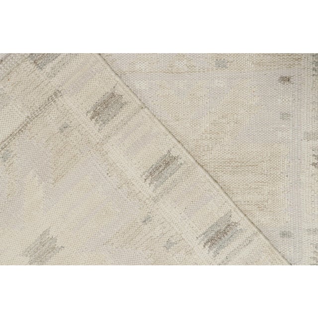 Textile Rug & Kilim’s Scandinavian Style Kilim in White and Gray Geometric Pattern For Sale - Image 7 of 7