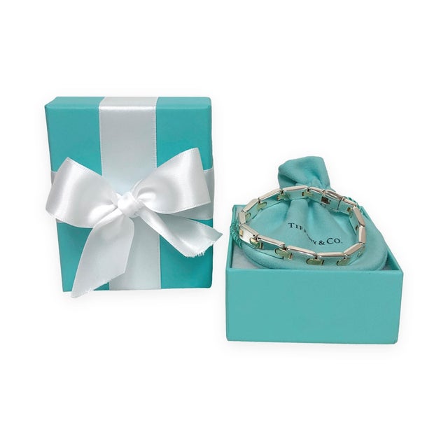 Metal Mid 20th Century Tiffany & Co Vintage Silver 18k Yellow Gold H Link Bracelet 6.75" For Sale - Image 7 of 7