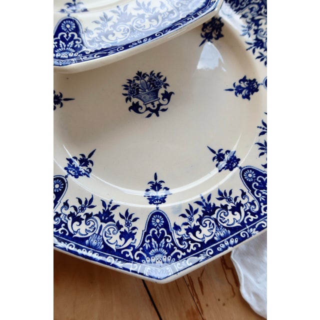 Ironstone Dinner Plates in Rouen Pattern from Longchamp, 1890s, Set of 6 For Sale - Image 9 of 11