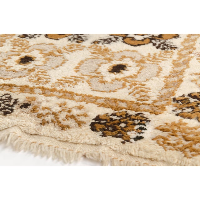 Mid 20th Century Handwoven Turkish Area Rug For Sale - Image 9 of 10