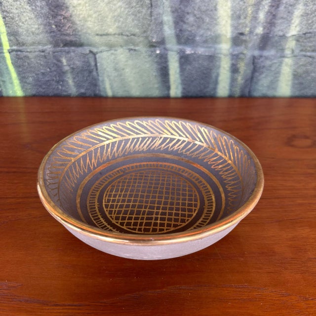 Early 20th Century Waylande Gregory Art Deco Stone Gray and Gold Glazed Dish For Sale - Image 5 of 12